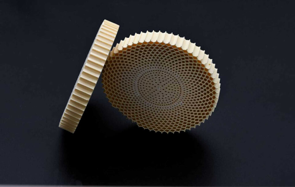 文献热点丨南科大葛锜/王荣团队实现高精度陶瓷超构透镜DLP打印